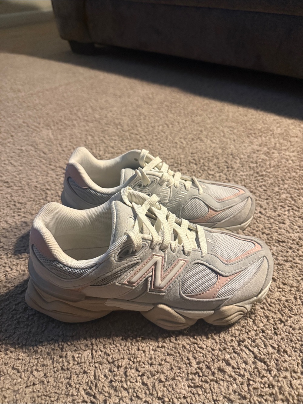 New Balance 9060 - Picture 2 of 6